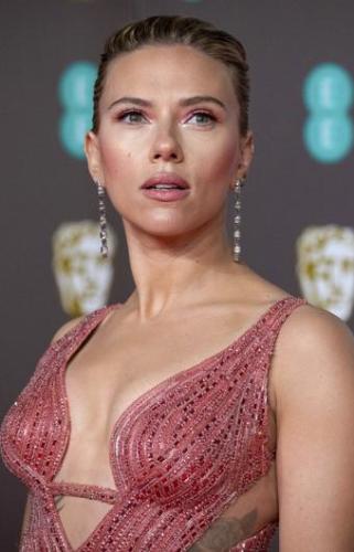 Scarlett Johansson Breast Reduction